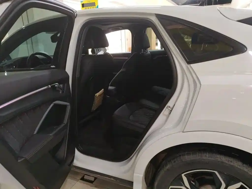 Audi Q3 Sportback — миниатюра 6