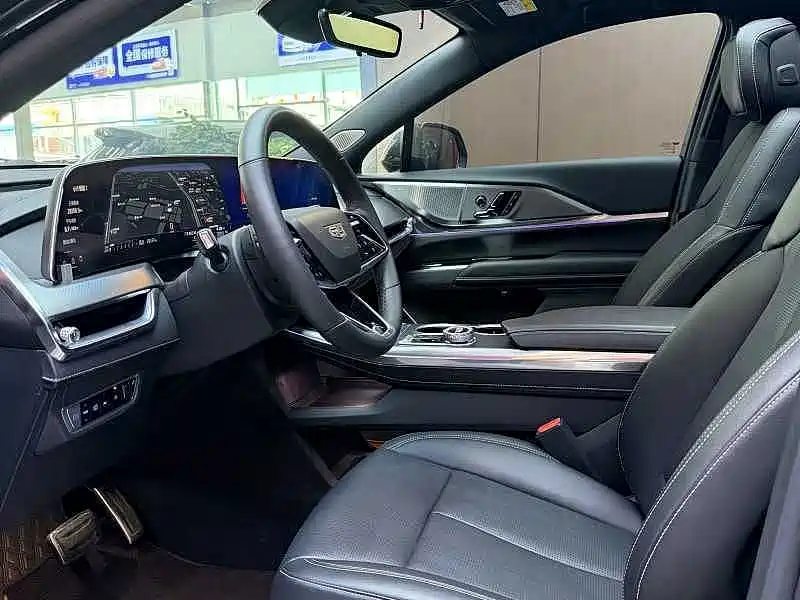 Cadillac XT5 — миниатюра 7