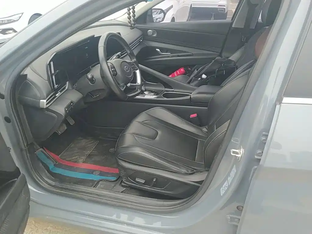 Hyundai Elantra — миниатюра 15