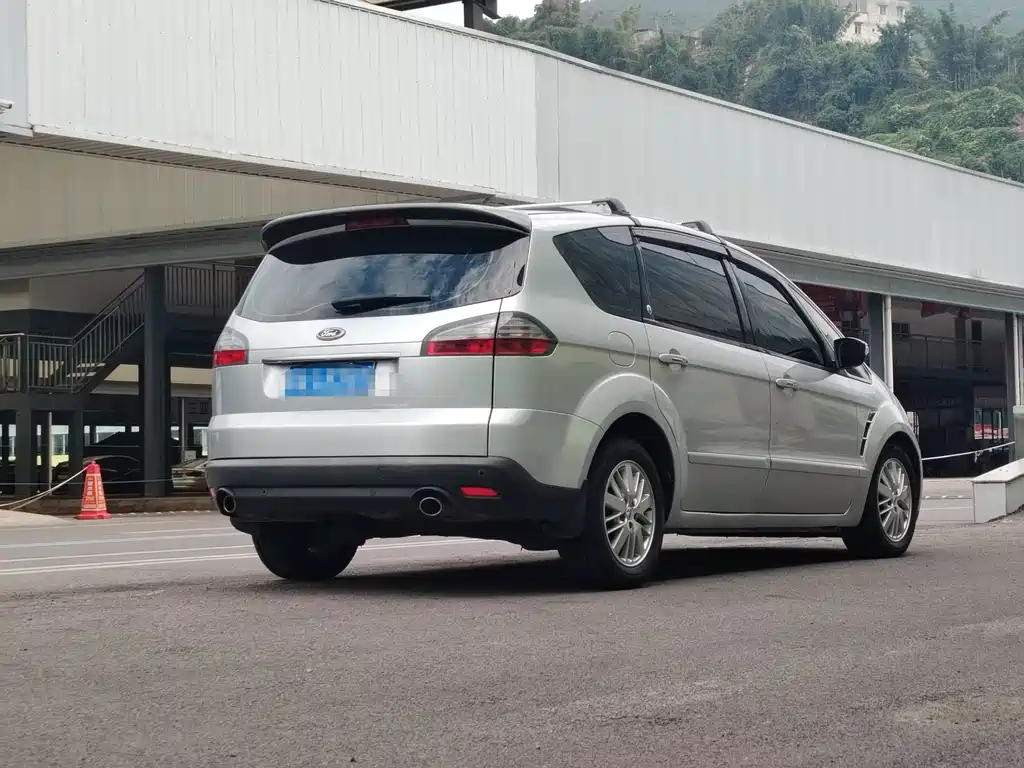 Ford Max — миниатюра 3
