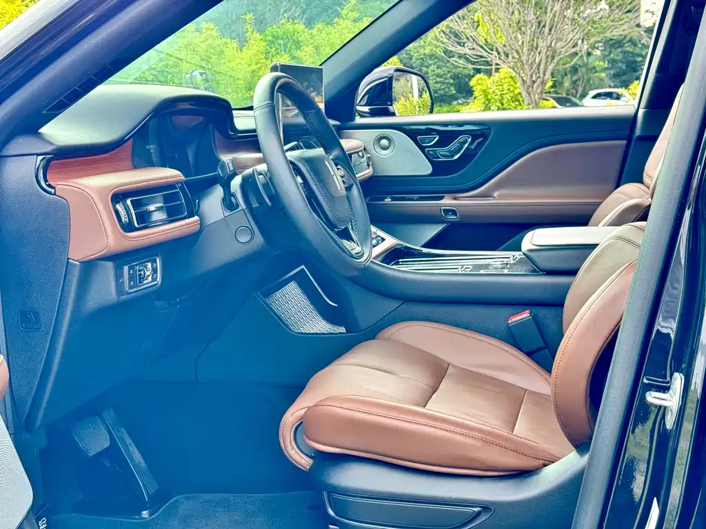 Lincoln Aviator — миниатюра 5