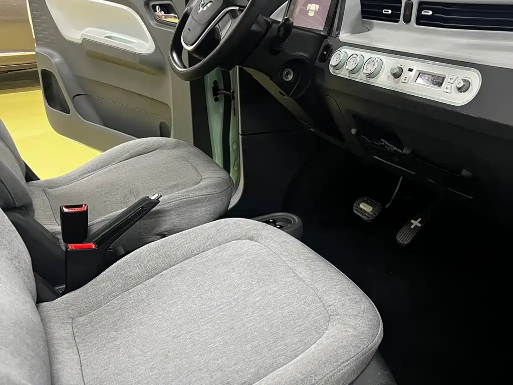 Wuling MINIEV — миниатюра 3
