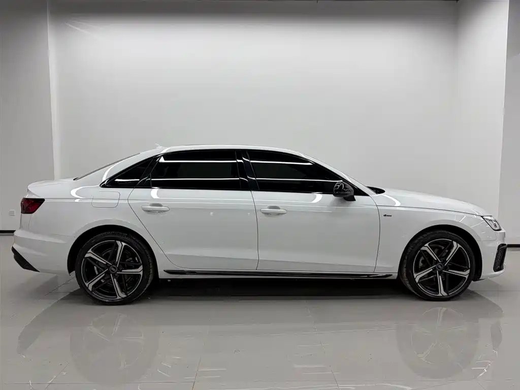 Audi A4L id 4622387 из Китая 13