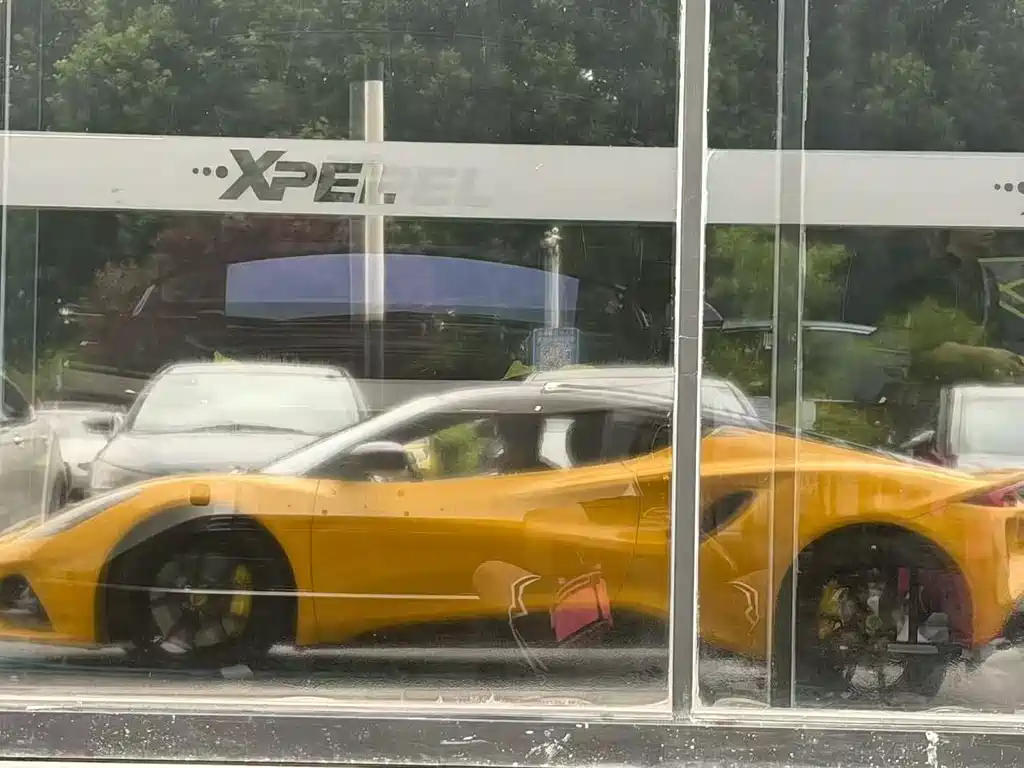 Lotus Emira 2023 2.0T AT