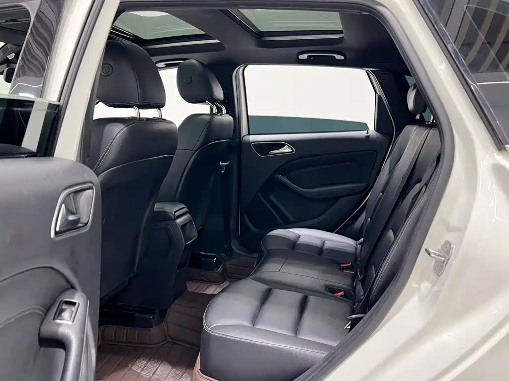 Mercedes-Benz B-Class — миниатюра 11