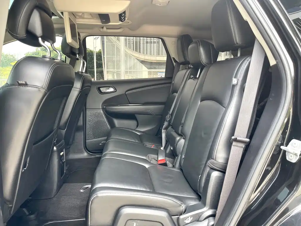 Dodge Journey — миниатюра 6