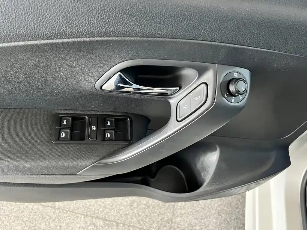 Volkswagen Polo — миниатюра 11