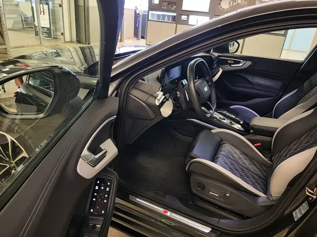 Audi A5L — миниатюра 16