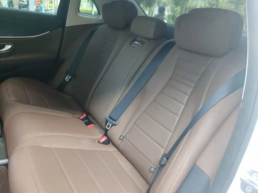 Mercedes-Benz E-Class — миниатюра 18