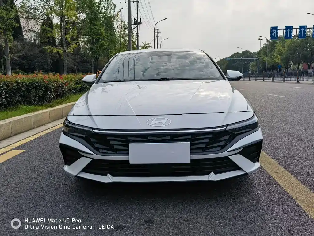 Hyundai Elantra — миниатюра 2