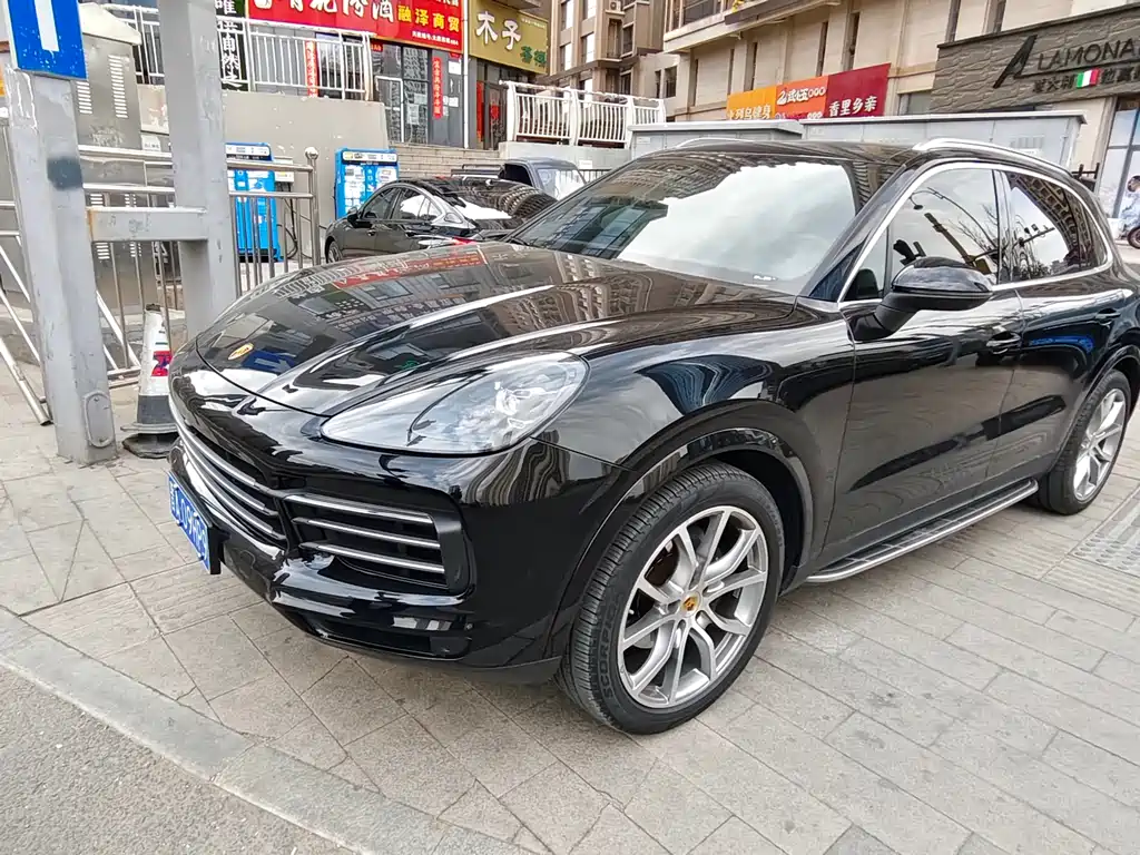 Porsche Cayenne 2021