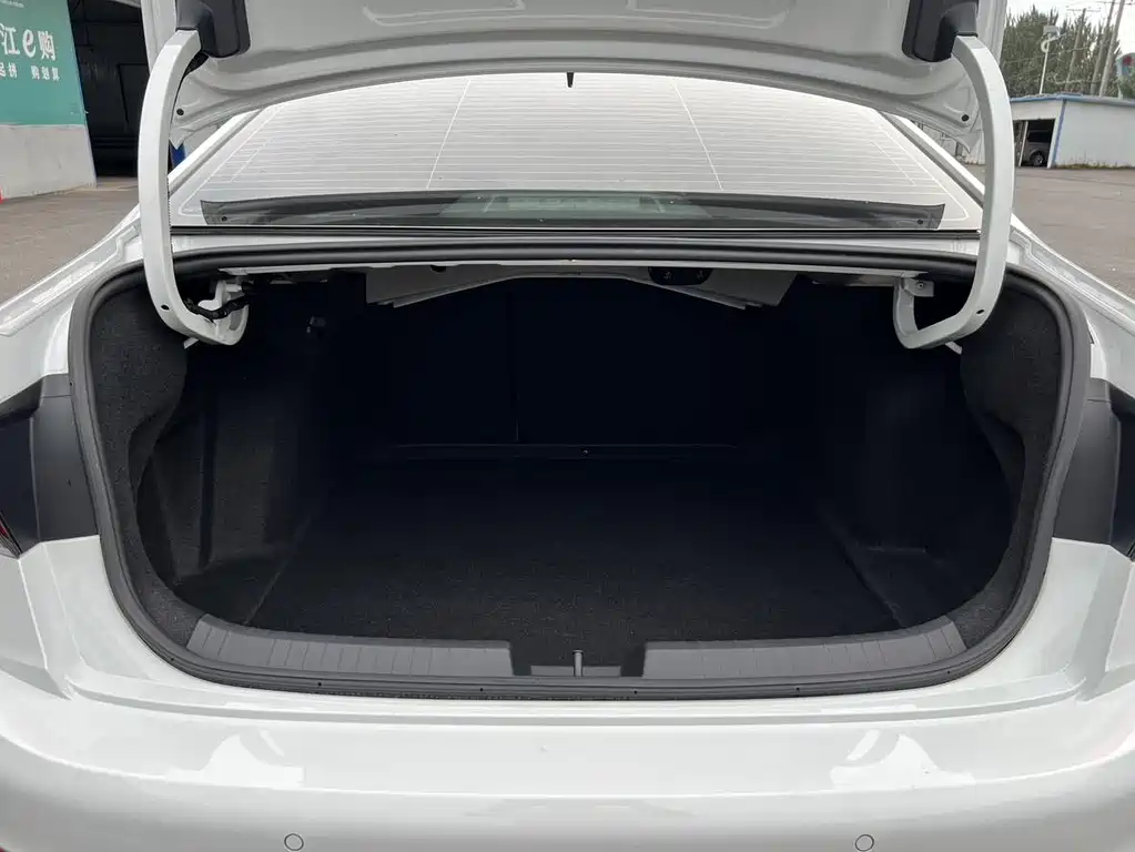 Volkswagen Sagitar — миниатюра 15