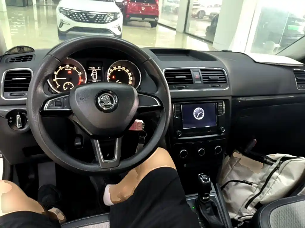 Skoda Yeti — миниатюра 10