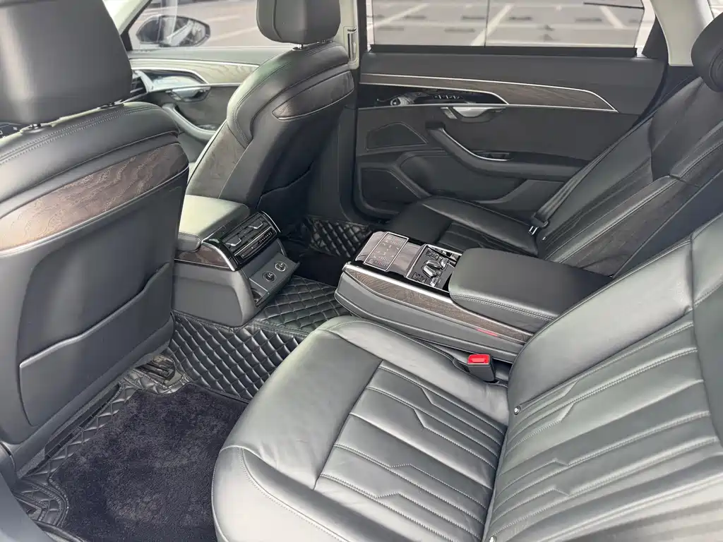 Audi A8 — миниатюра 7