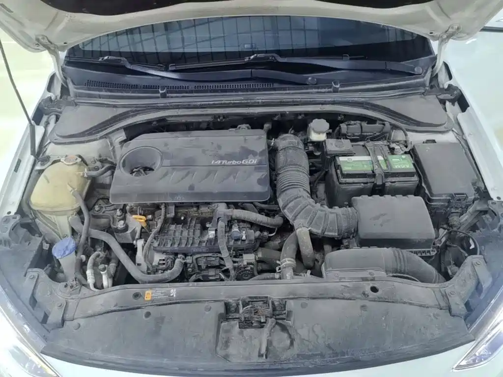 Hyundai Elantra — миниатюра 20