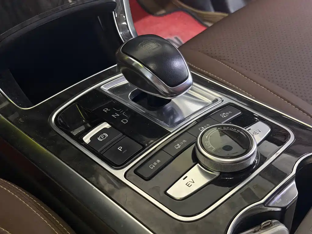 BYD Tang New Energy — миниатюра 14
