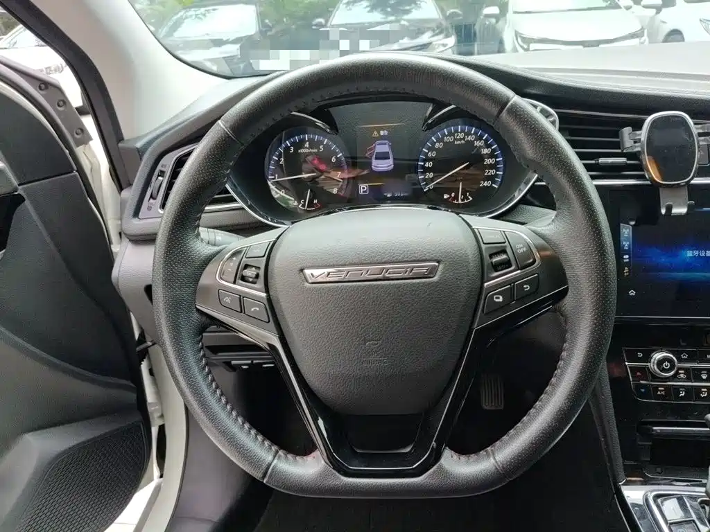 Venucia D60 — миниатюра 6