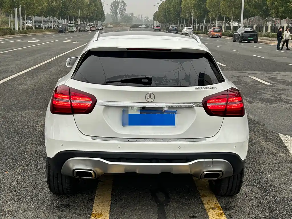 Mercedes-Benz GLA — миниатюра 8