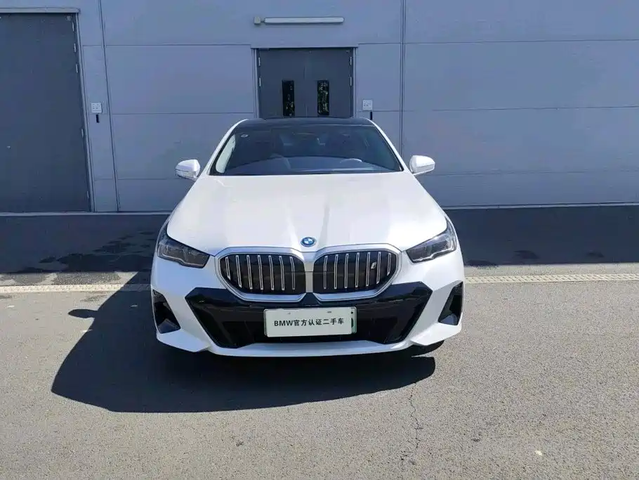 BMW i5 — миниатюра 2
