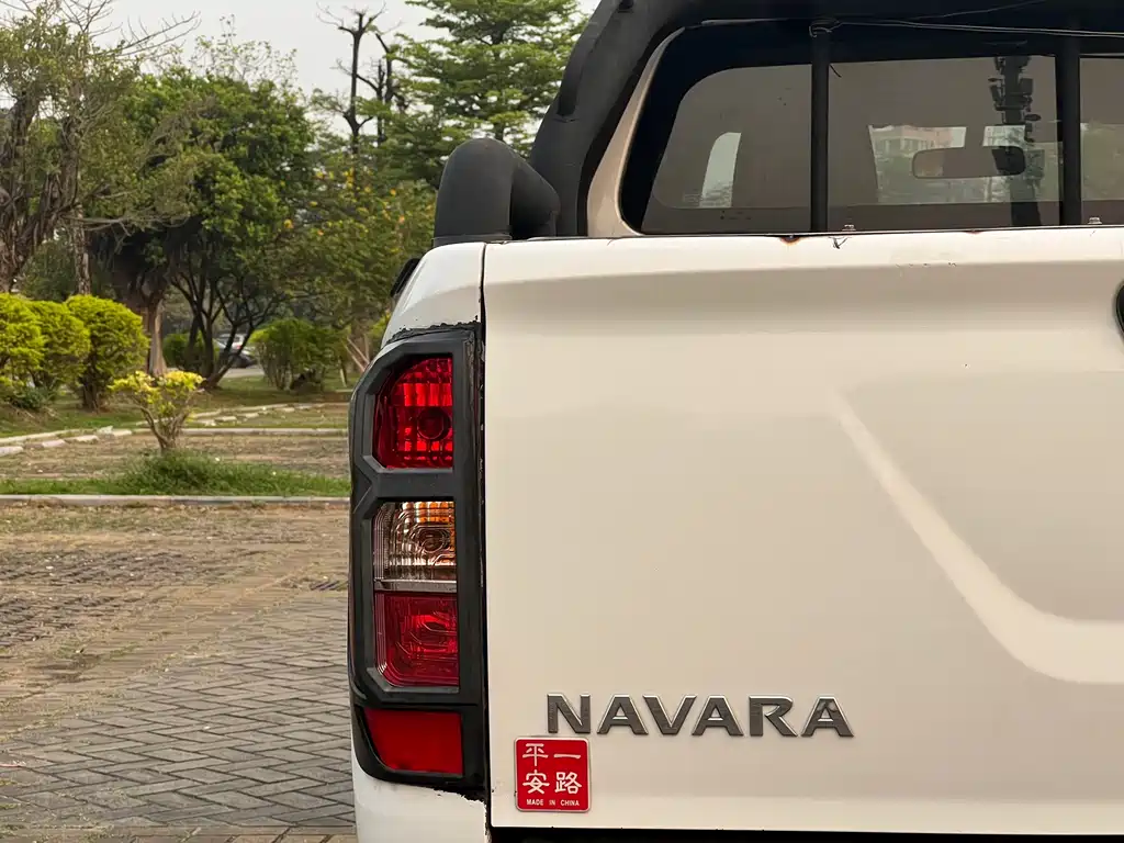 NISSAN NAVARRA