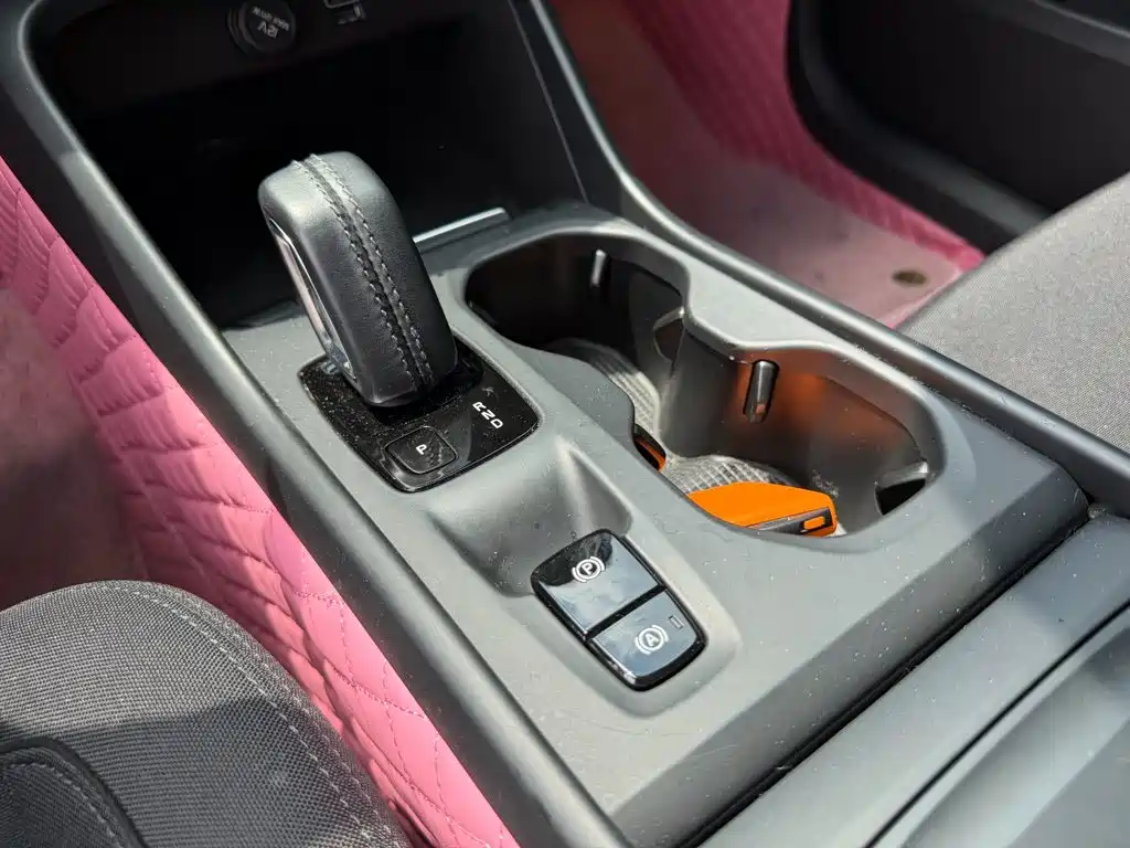 Volvo XC40 — миниатюра 9