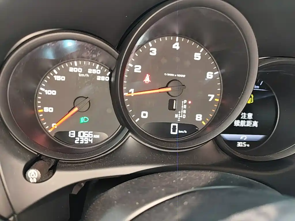 Porsche Macan — миниатюра 12