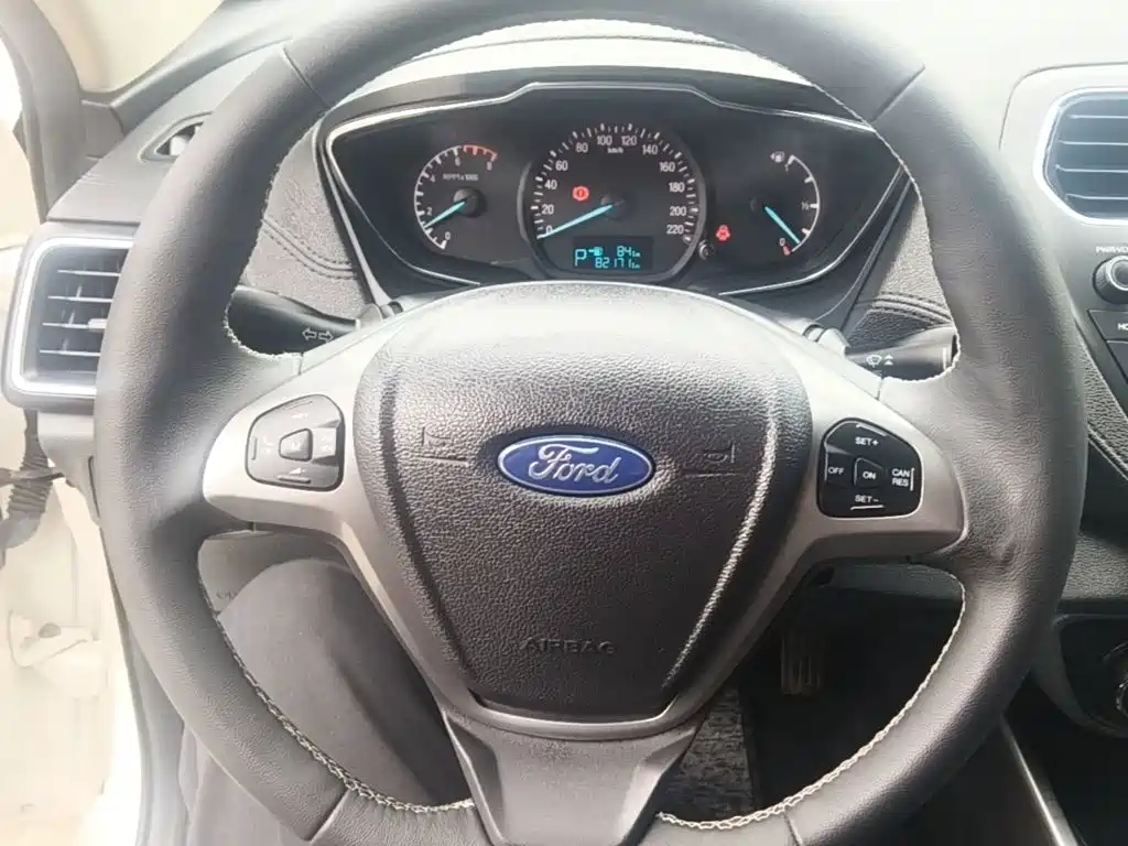 Ford Escort — миниатюра 11