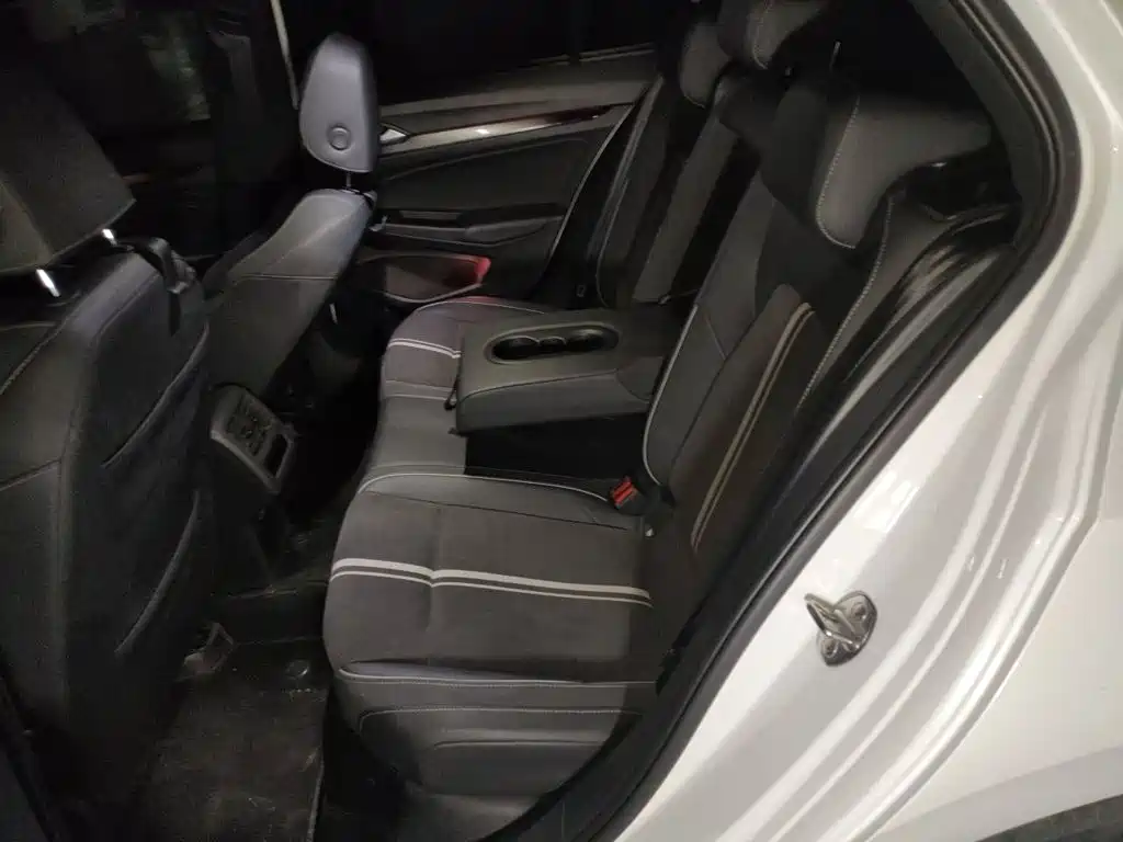 Volkswagen Golf — миниатюра 13