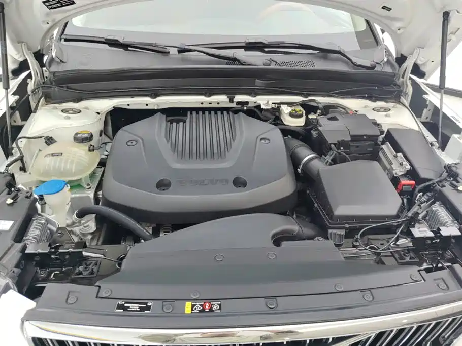 Volvo XC40 — миниатюра 10