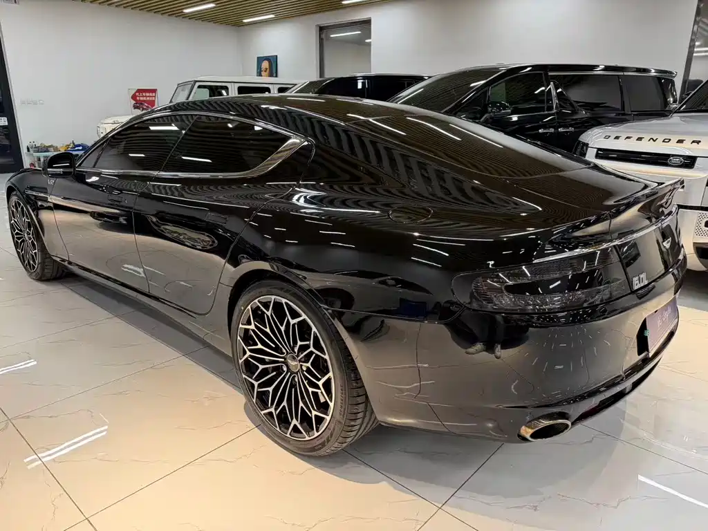 Aston Martin Rapide — миниатюра 4