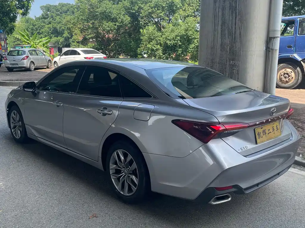 Toyota Avalon — миниатюра 9