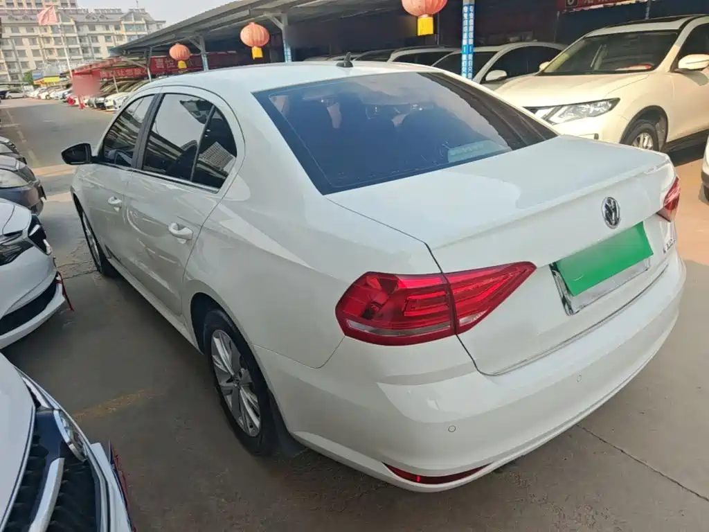 Volkswagen Lavida — миниатюра 5