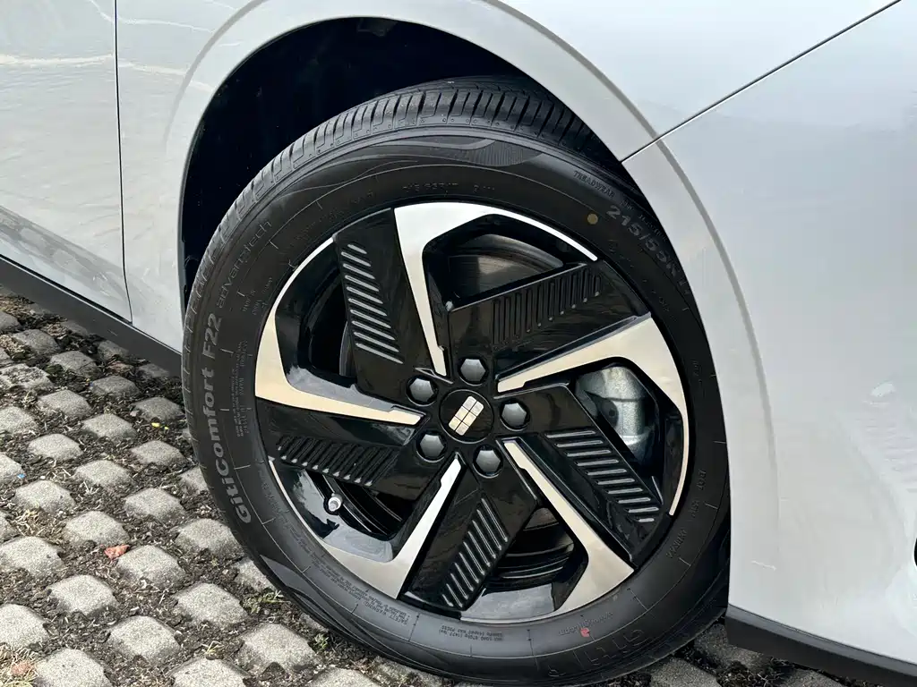 GEELY GALAXY GALAXY L6