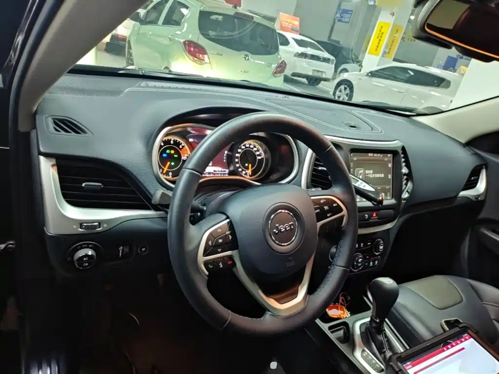 Jeep Cherokee — миниатюра 10