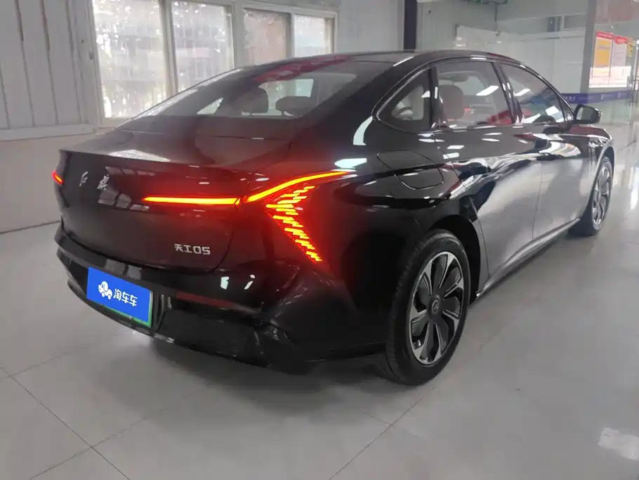 Hongqi Hongqi Tiangong 05 — миниатюра 3