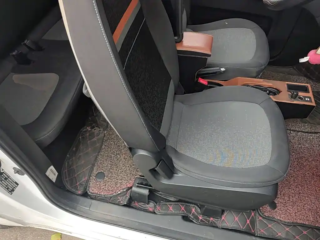 Wuling MINIEV — миниатюра 25