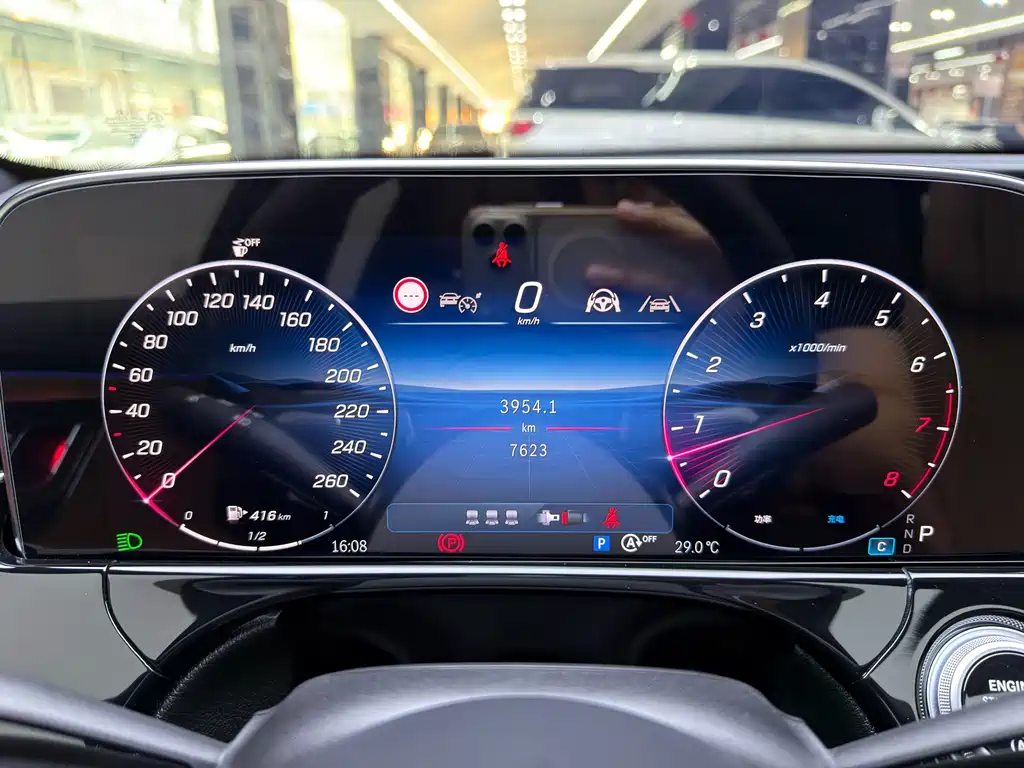 Mercedes-Benz E-Class — миниатюра 12