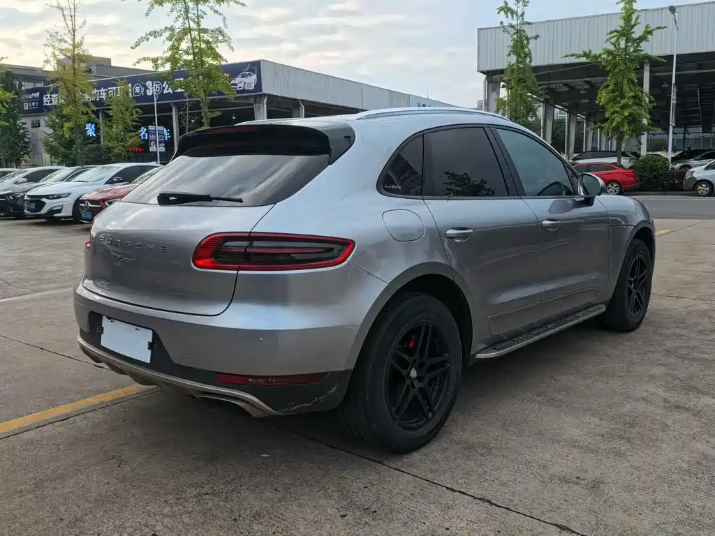 Porsche Macan — миниатюра 4