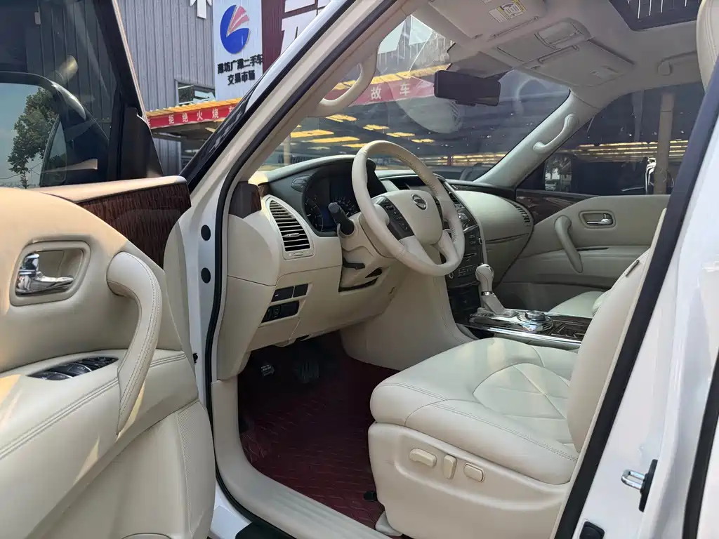 Nissan Patrol — миниатюра 7