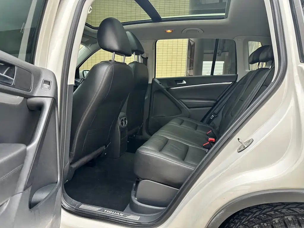 Volkswagen Tiguan 2015 2.0TSI AT Luxury