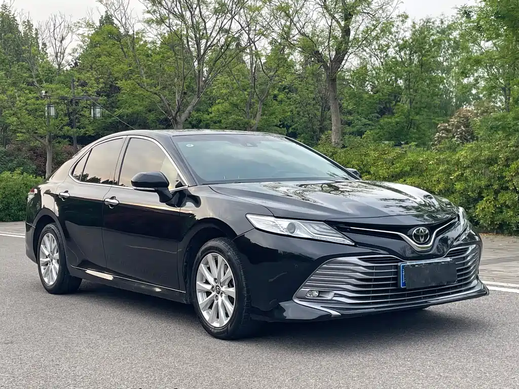 Toyota Camry — миниатюра 3