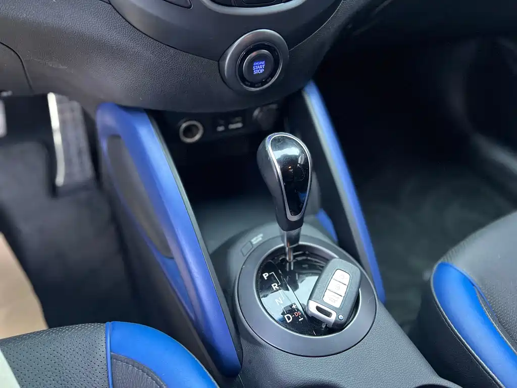 Hyundai Veloster — миниатюра 7