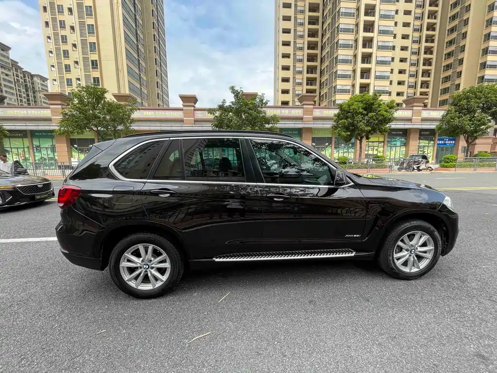 BMW X5 (Import) — миниатюра 8