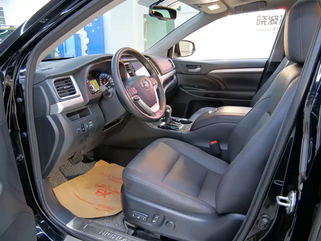 Toyota Highlander — миниатюра 4