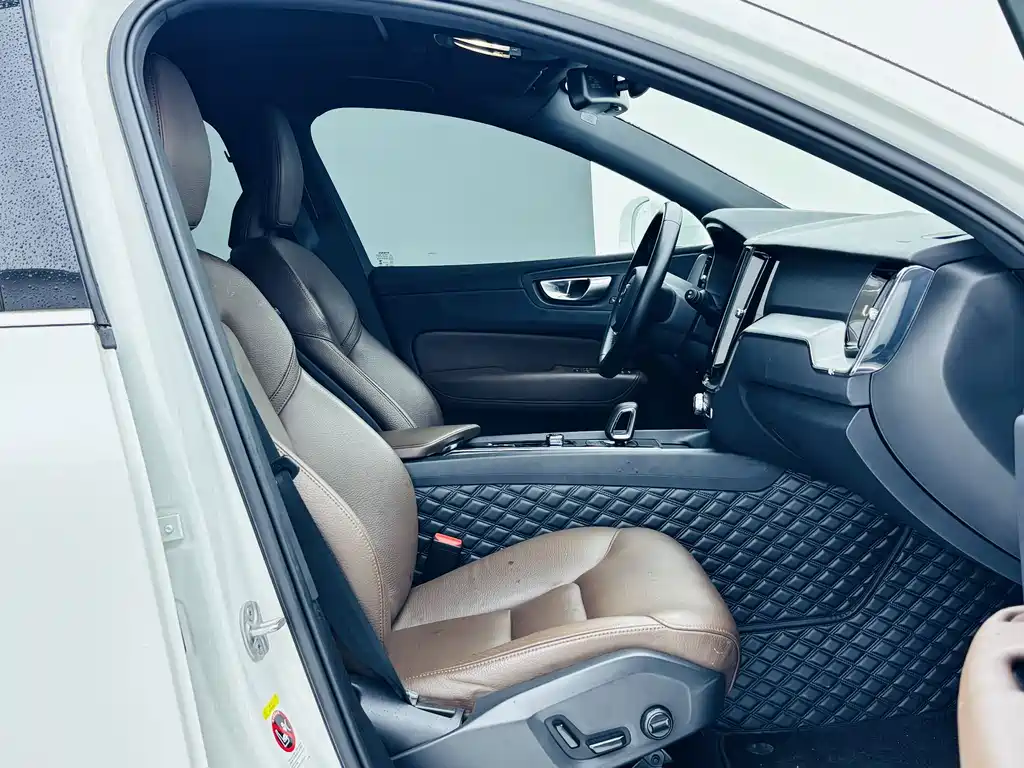 Volvo XC60 — миниатюра 15