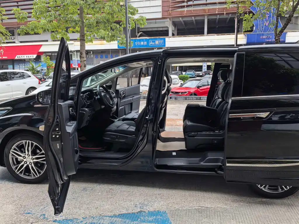 Honda Elysion — миниатюра 17