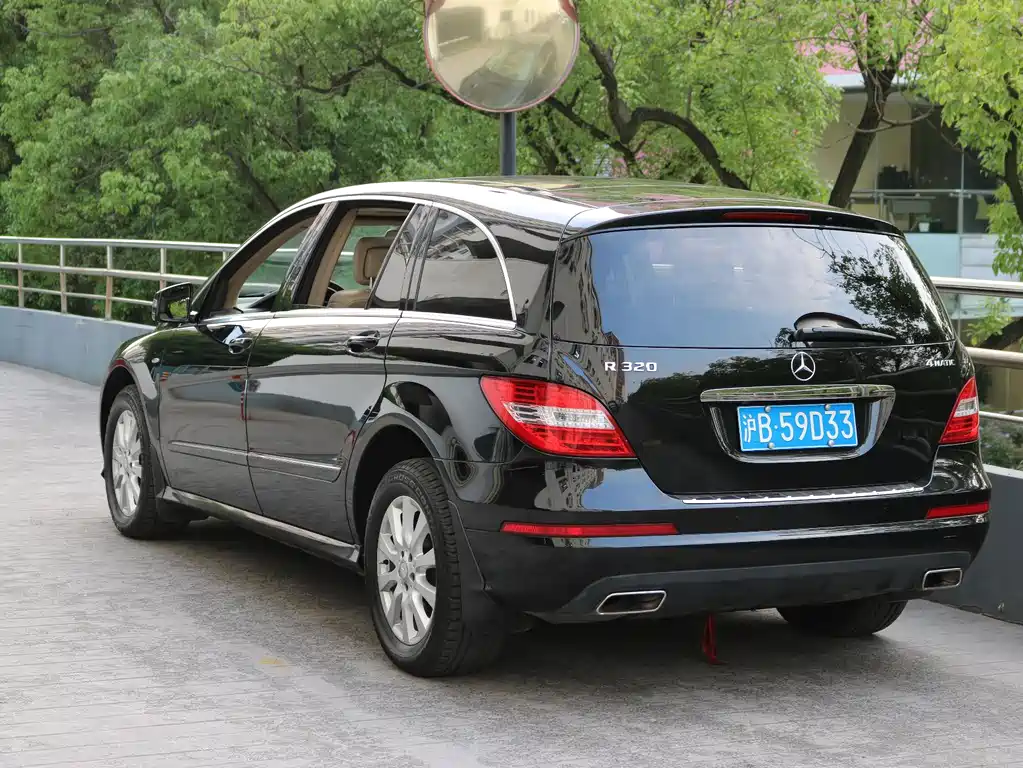 Mercedes-Benz R 2017 R 320 4MATIC