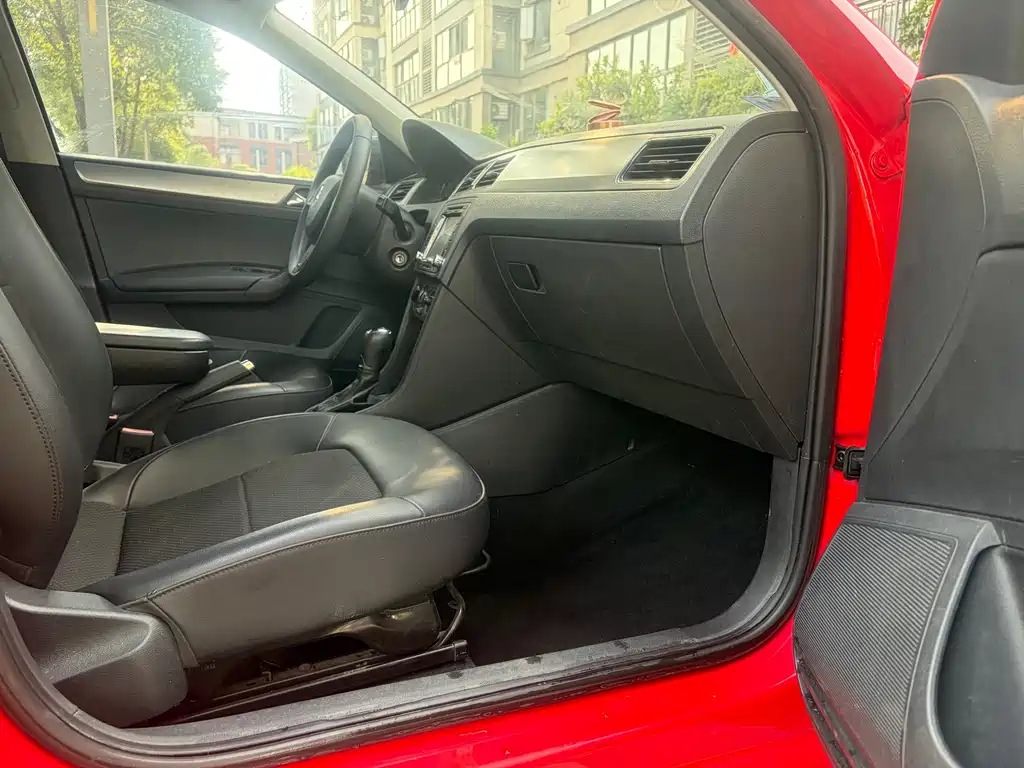 Skoda Rapid Spaceback — миниатюра 7