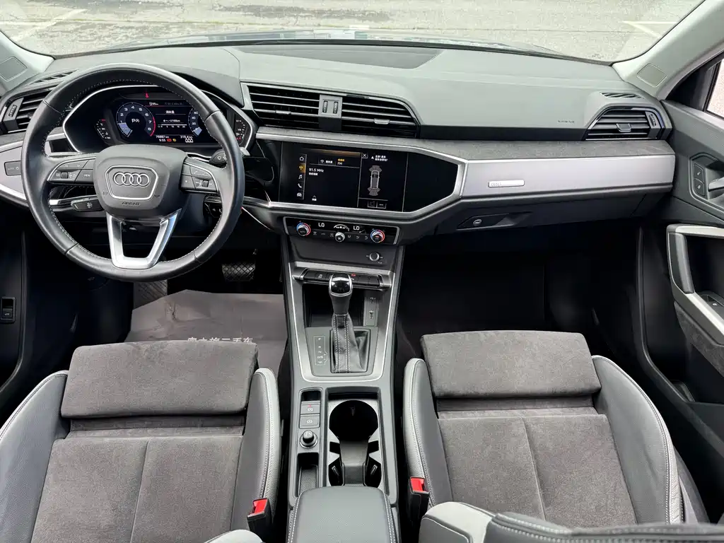 Audi Q3 2022 35 TFSI