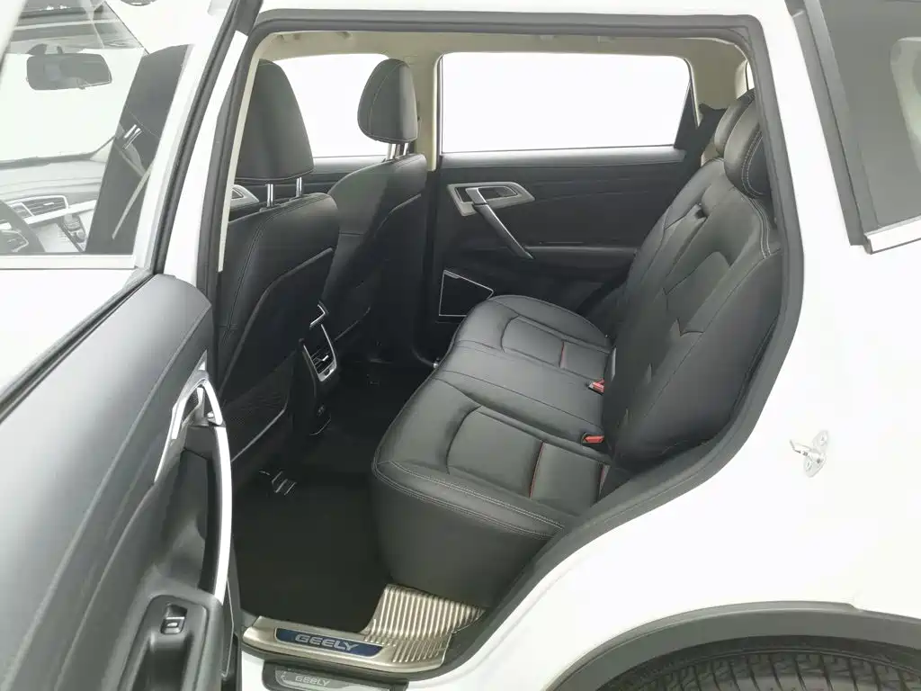 Geely Boyue — миниатюра 15